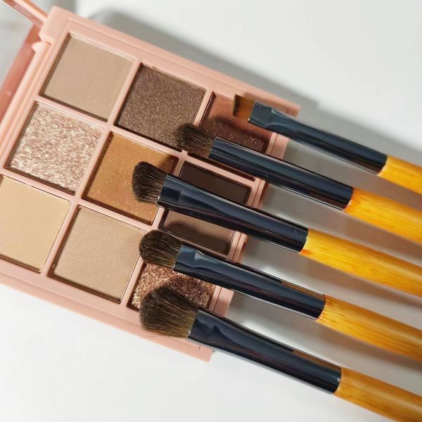 Пензлик для розтушовування тіней з натурального ворсу дерев'яна ручка ворс поні № 5 070409 фото
